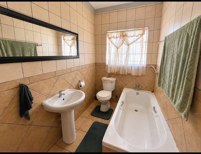 3 BEDROOM HOUSE FOR SALE IN RIVERSDALE